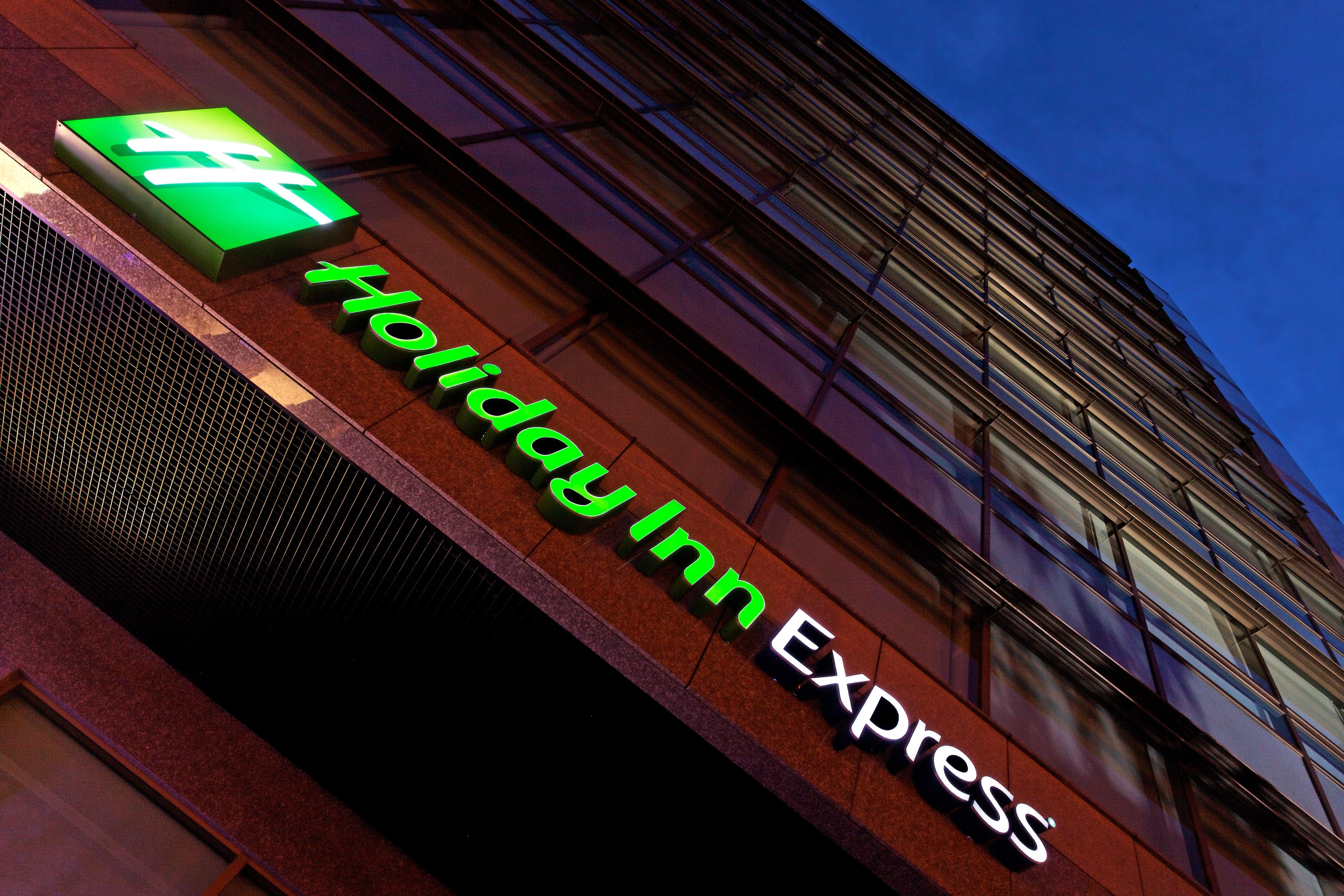 Holiday Inn Express Bogota - Parque La 93 By Ihg Exterior foto