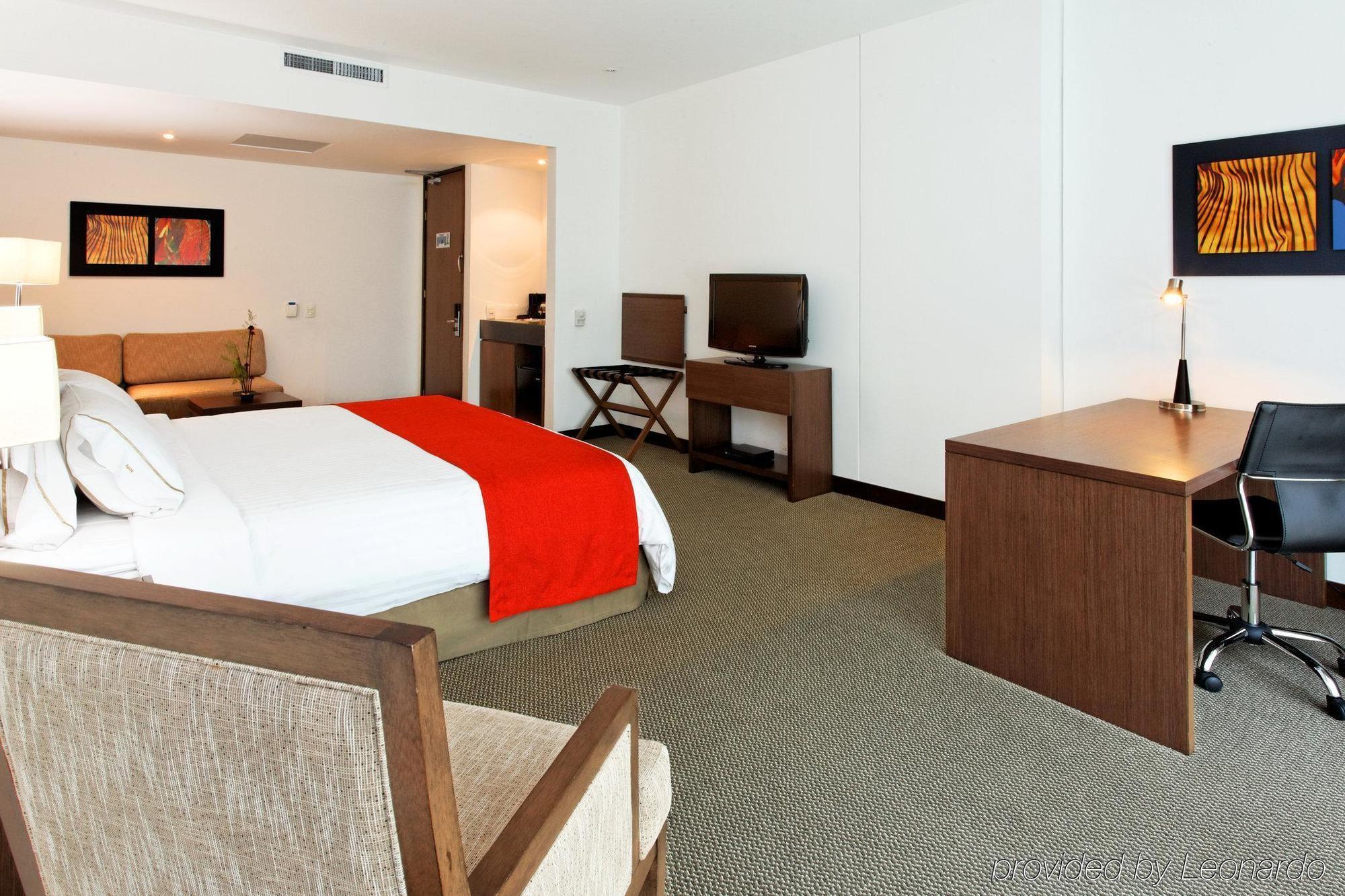 Holiday Inn Express Bogota - Parque La 93 By Ihg Exterior foto