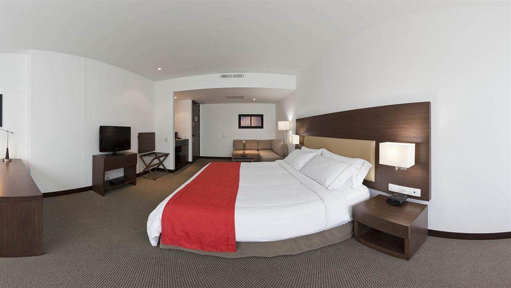 Holiday Inn Express Bogota - Parque La 93 By Ihg Exterior foto